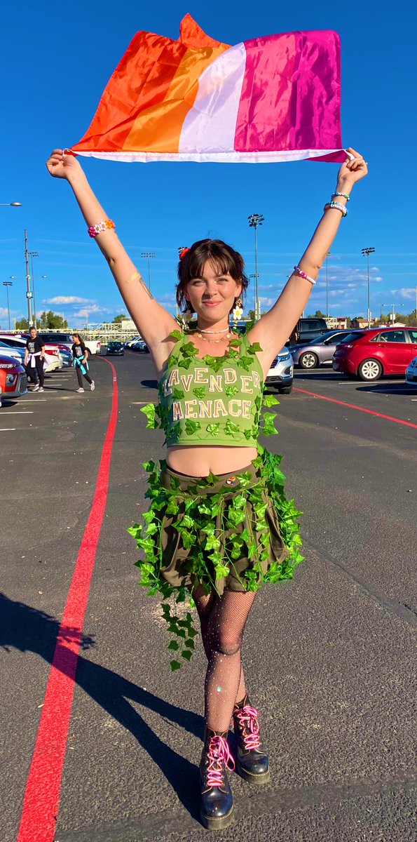 girl pisser 💡 tweet media