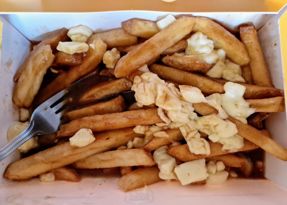 #Filth courtesy of <a href="/BreadMeats_EDI/">Bread Meats Bread</a>

Angry bird burger, halloumi fries and poutine 👌🤤