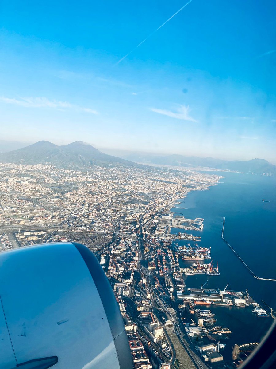 sscnapoli's tweet image. ✈️  𝒮𝑒𝒾 𝒷𝑒𝓁𝓁𝒾𝓈𝓈𝒾𝓂𝒶 🥰
