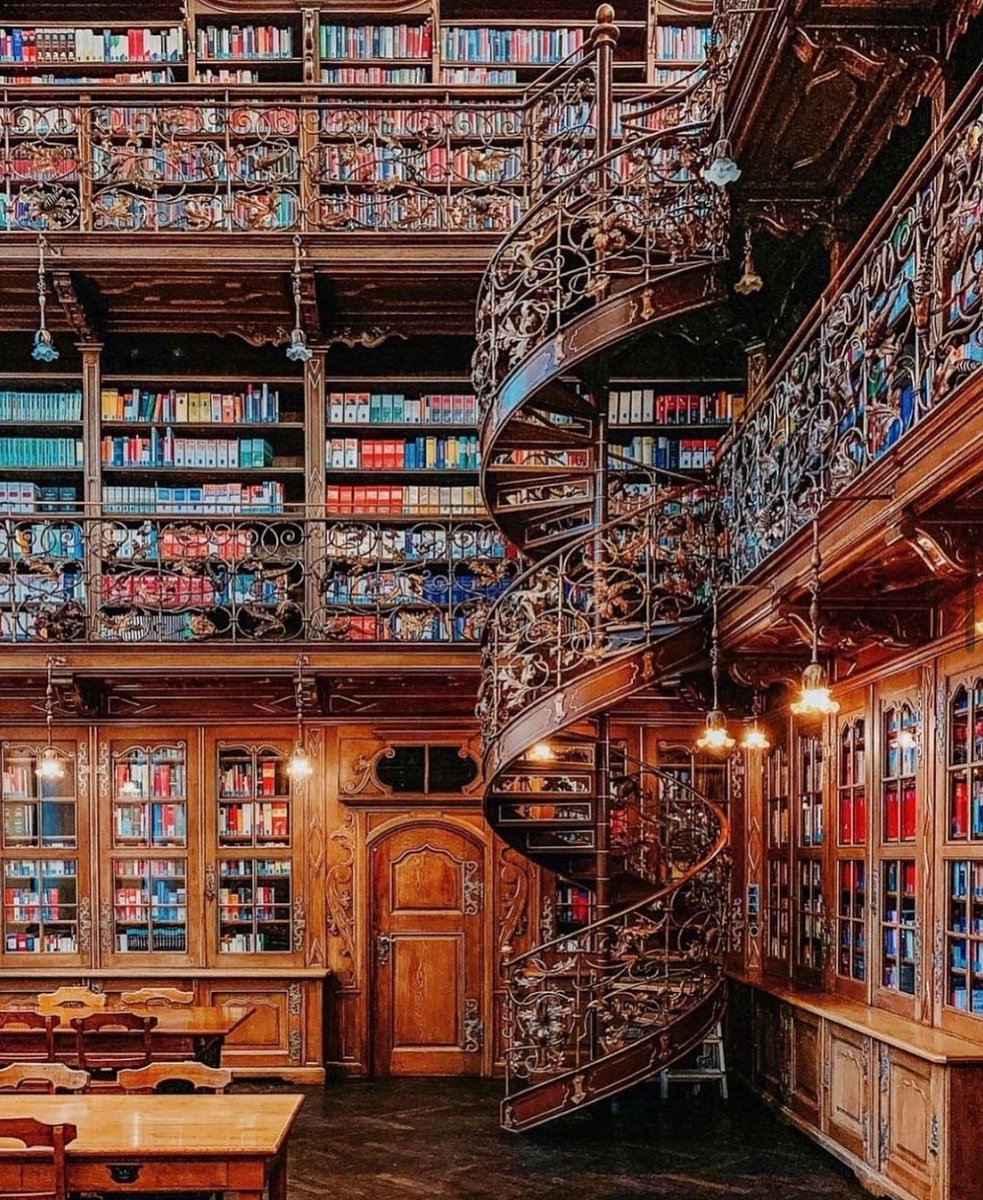 ValentyneDreams's tweet image. I think you and I have known each other for a few lifetimes.

Juristische Bibliothek, Munich