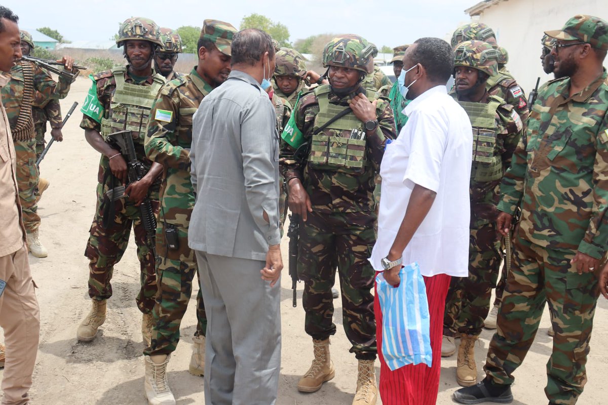 ATMIS_Somalia's tweet photo. .@kdfinfo #ATMIS in Sector 2 on Wednesday donated preventive, curative drugs &amp; other non-pharmaceutical medical supplies to #Afmadhow General Hospital to contain the cholera outbreak. Sector 2 Commander, Brig. William Kamoiro, later visited #SNA &amp; Jubaland Security Forces camps. https://t.co/Y5hEFqXG2u
