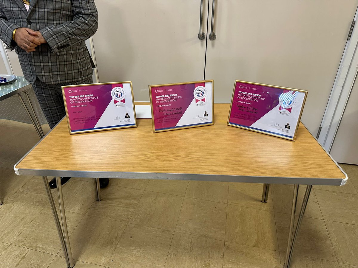 TandWMayor's tweet photo. Great start to the weekend @ArlestonCc
Lovely to see @CllrAngela & @Cllrldcarter . Proud to hear about & thank the Street Champions across Arleston and College Ward
A pleasure to attend the recognition event & give the awards
Congratulations everyone & thank you all https://t.co/5Q9sux23vY