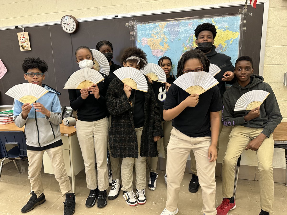 WalkerMillMS's tweet photo. Our Teacher Tuesday Shout Out goes to Mr. Kiang. His Chinese I class is learning about Chinese culture and practicing their writing. @WMMSTAG @PGCPSTAG #ChineseCulture #ForeignLanguageEducation #pantherpride #pgcps #pgcpsproud #wmms #blueandgold #7thGrade #TeacherTuesday https://t.co/nh9IGicgnz