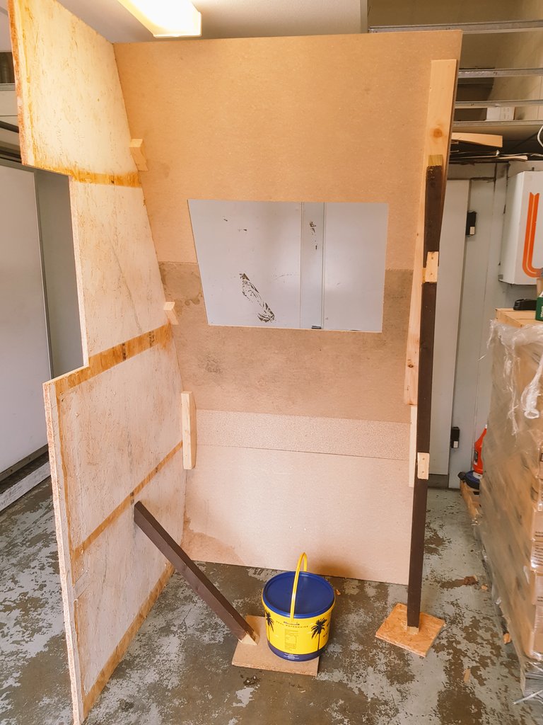 hentaistash's tweet image. Productive day on the caravan #SetBuild. Now in 3D! Difficult working alone in such a tight space (half inch clearance at top!) #AmDram #ThirdWeekInAugust with @WCADS1