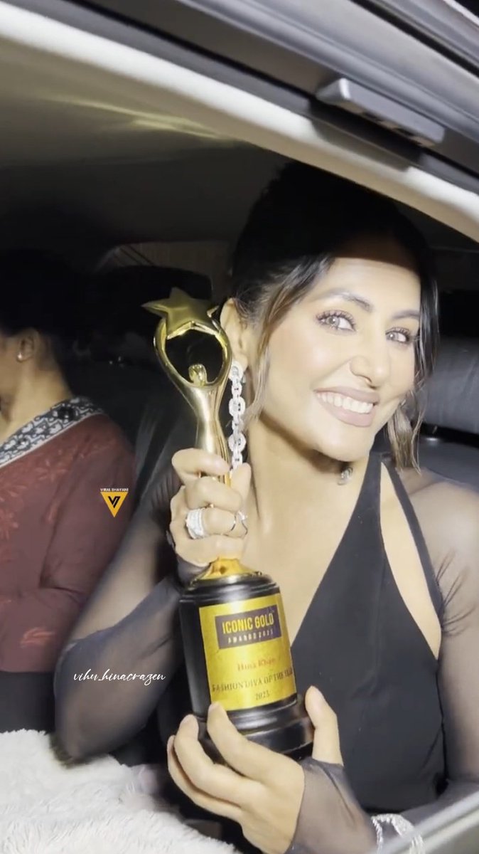 Congratulations to the FASHION DIVA OF THE YEAR 👑❤️💫 @eyehinakhan 

#HinaKhan #FashionDivaOfTheYear #IconicGoldAwards2023