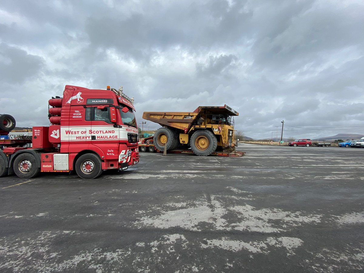 TheWaltersGroup's tweet photo. Our good friends from #WestofScotland #HeavyHaulage this weekend starting on hauling a large package of #777D dumptrucks to Southampton Docks on route to Jordan. https://t.co/9XXEjN5FWG