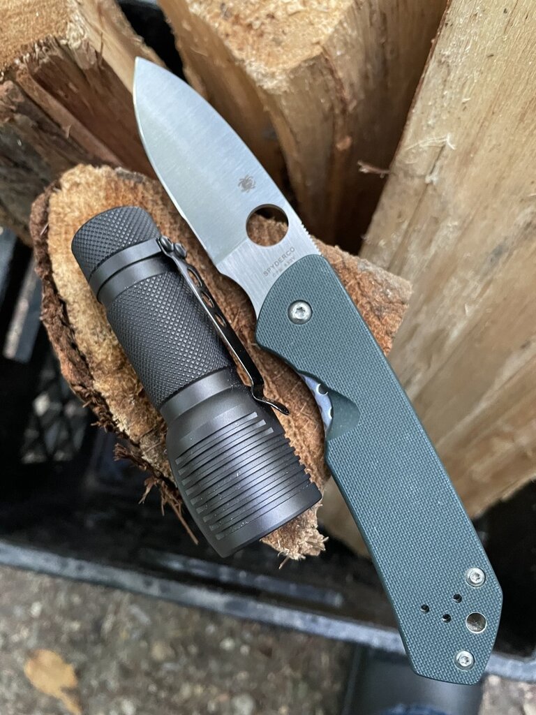 knives_designs's tweet photo. Zebralight SC5c II LE Review https://t.co/RgEGxRHHAH #edc #knife https://t.co/PhuMNNHUI2