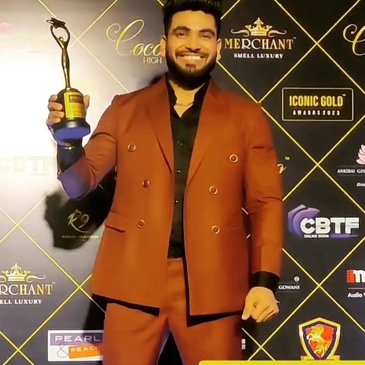 VaishnaviK44's tweet photo. 🎉Congratulations To  @ShivThakare9  For Winning His  Award🏅 Ater BiggBoss

He Was Awarded The Most Popular #BiggBoss16 Contestant🕺

No One Else Deserved This Award 
He is the only deserving  and He Has Won It 

Congratulations 🎉#ShivKiSena #ShivThakare

#IGAWinnerShivThakare https://t.co/K1Fq9QwLk7