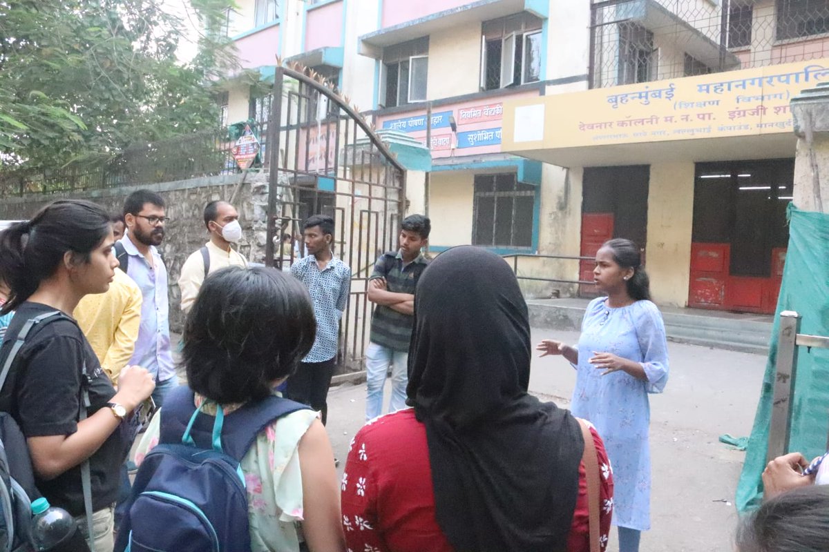 OfficialYUVA's tweet photo. #ComplexCity's curated walks help us centre the voices and stories of the city's young leaders! #Mumbai 

Grateful for the conversations today, and the new friendships at Lallubhai Compound, Mankhurd.

Looking forward to welcoming participants at Ambujwadi, Malad, tomorrow! https://t.co/D3zV7twul6