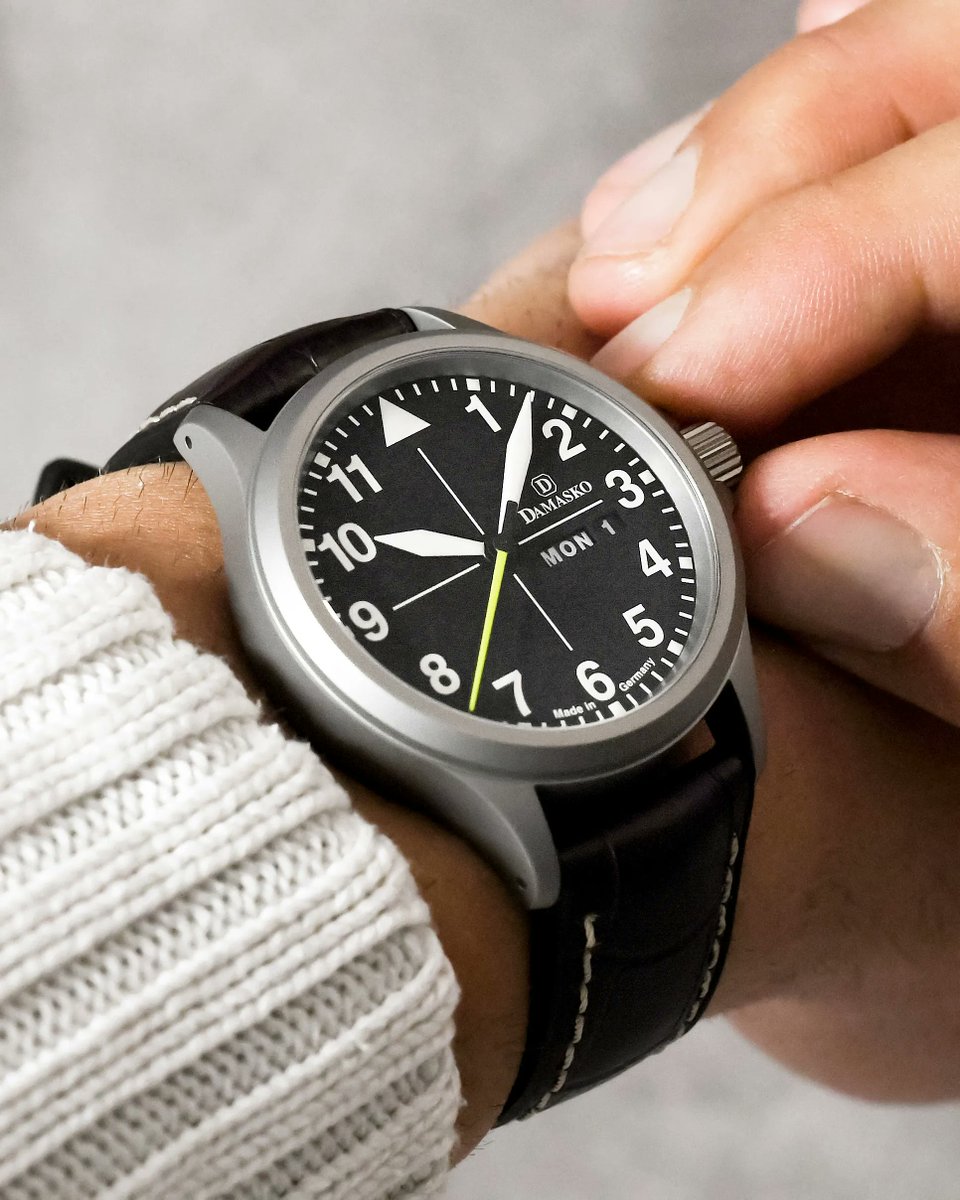 DAMASKO_watches's tweet photo. #damasko #damaskowatches #newmodel #dk3X #dk36 #matt #yellowpointer #case #icehardenedstainlesssteel #new #3zeigeruhr #classic #inhousemovement #followus #watches #watchmanufactory #manufactory #watchfam #watchgeek #watchstyle #watchlovers #findyourdamasko #model #madeingermany https://t.co/3OkWhglWXI