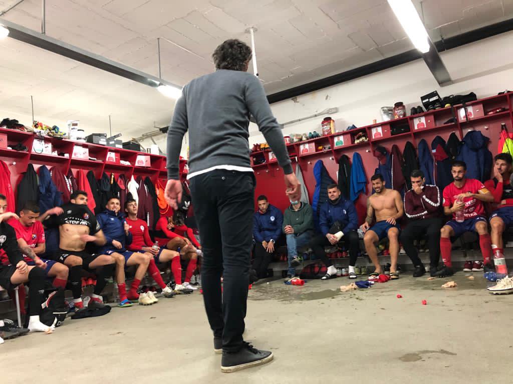 raulgarrido88's tweet photo. “Las mejores personas están mal de la cabeza y bien del corazón”
Frida Kahlo. ⚽️❤️ https://t.co/JBnCGdSkmk