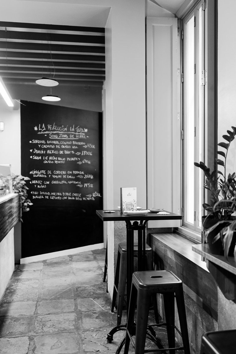 🍽️ ¿Has probado ya nuestras novedades? 𝔹𝕠𝕔𝕒𝕕𝕠𝕤 𝕔𝕠𝕟 𝕔𝕙𝕚𝕤𝕡𝕒, 𝕡𝕝𝕒𝕥𝕚𝕝𝕝𝕠𝕤 𝕔𝕦𝕣𝕚𝕠𝕤𝕠𝕤, 𝕡𝕣𝕠𝕡𝕦𝕖𝕤𝕥𝕒𝕤 𝕕𝕖 𝕞𝕒𝕣, 𝕞𝕠𝕟𝕥𝕒𝕟̃𝕒 𝕪 𝕞𝕦𝕔𝕙𝕠 𝕞𝕒́𝕤. ¡Ven a curiosear!

📍 Calle Veedor, 10. En Cadi, Cadi.
📲 Reservas: bit.ly/ReservasCurios….