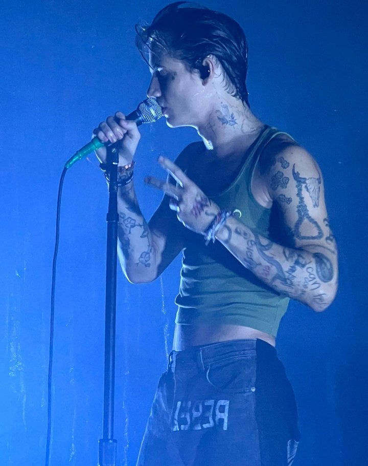 jxdnlover28's tweet image. rockstar bae 💙🖤