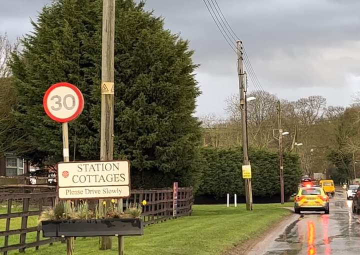 The Pytchley have finally packed up. Police at the Kennels after a long and violent day. Cars damaged, sabs assaulted, blatant fox hunting, armed police response. 
Full report to follow.

Petrol pennies very gratefully received 🙏
buy.stripe.com/14k9Bc5EhaXz9n…