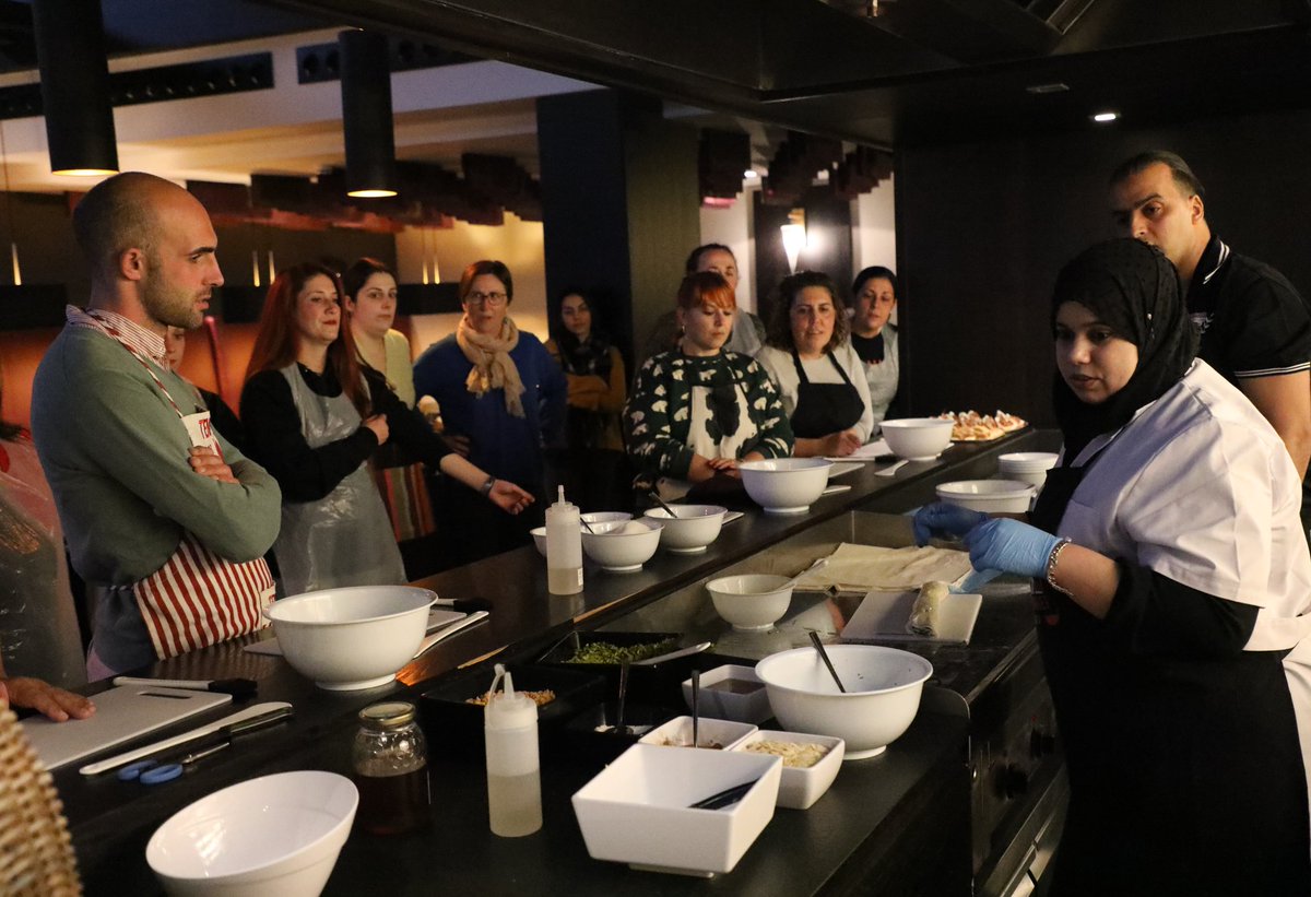 TomeuCuiner's tweet photo. "Dulces Árabes". Un taller de repostería extraordinario en #ProturChef23 😋🙌 @proturchef @TomeuCaldentey 
#GastroWeekend #ProturChef23 #ProturChefKids23 #ProturGastronomy #foodersmallorca https://t.co/luQqoxWxiK