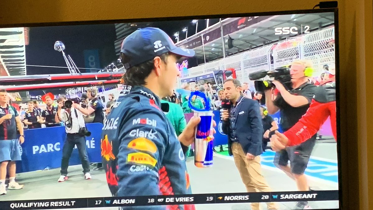 yousef6066's tweet photo. @kb_formula1 @FirasNimri هنا الثقه استاذ خليل 👍🏻 https://t.co/TlMwgFvmrg