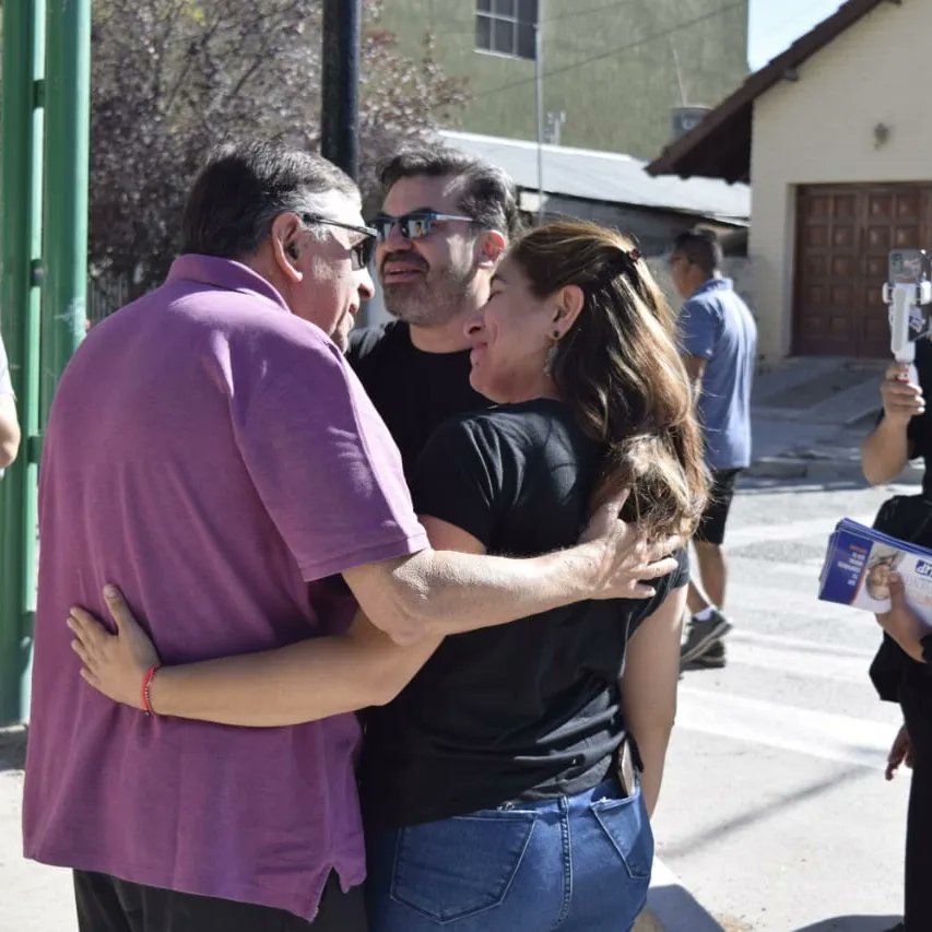 Aye_Gutierrez's tweet photo. #Lista673
#RamonRiosecoGobernador🇬🇹
#AyelénGutierrezVicegobernadora🌞
#FrenteDeTodxsNeuquino🇦🇷 https://t.co/Bwf8oWK2v2