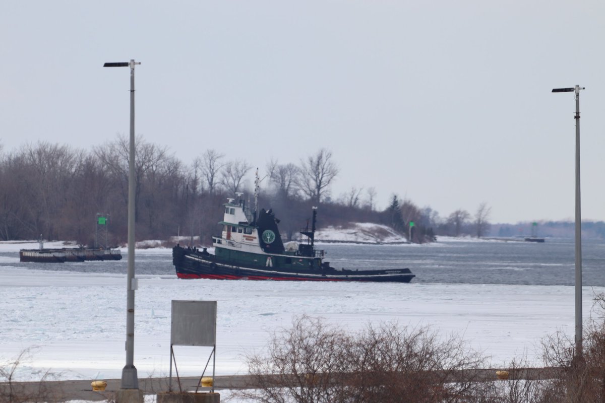 James_Chapman19's tweet photo. Robinson Bay breaking ice March 18, 2023 https://t.co/chfChtqxay