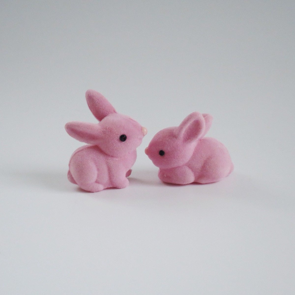 Mini Pink Flocked Bunnies, Play Scale Miniature Easter Basket Filler, Little Fuzzy Rabbits tuppu.net/7086998 #TMTinsta #SMILEtt23 #Vintage4Sale #EtsyteamUnity #PinkBunnies