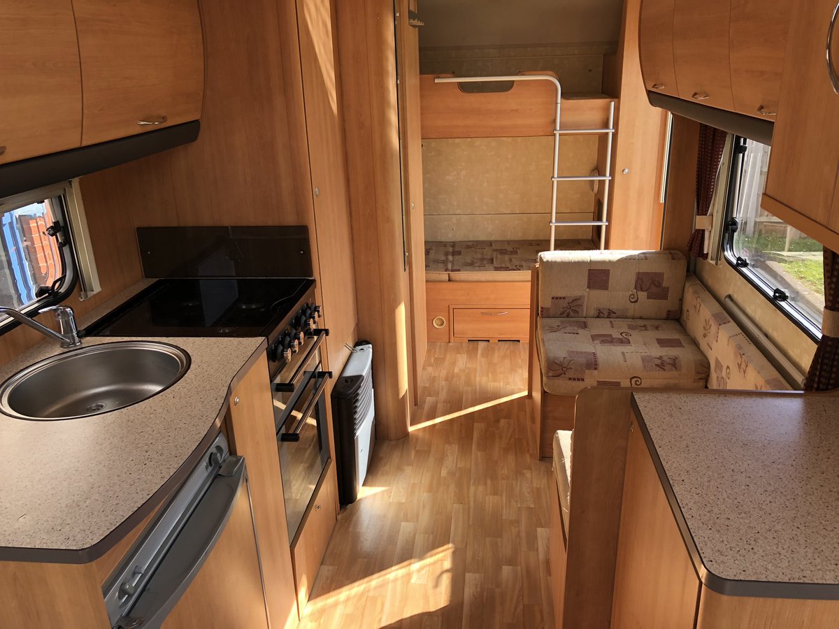drbull261's tweet image. For sale been a fantastic caravan for 3 years many meetings and great holidays in in but time has come to say good bye 6 Berth great condition inside and out  bargain at £4k do for more details thanks