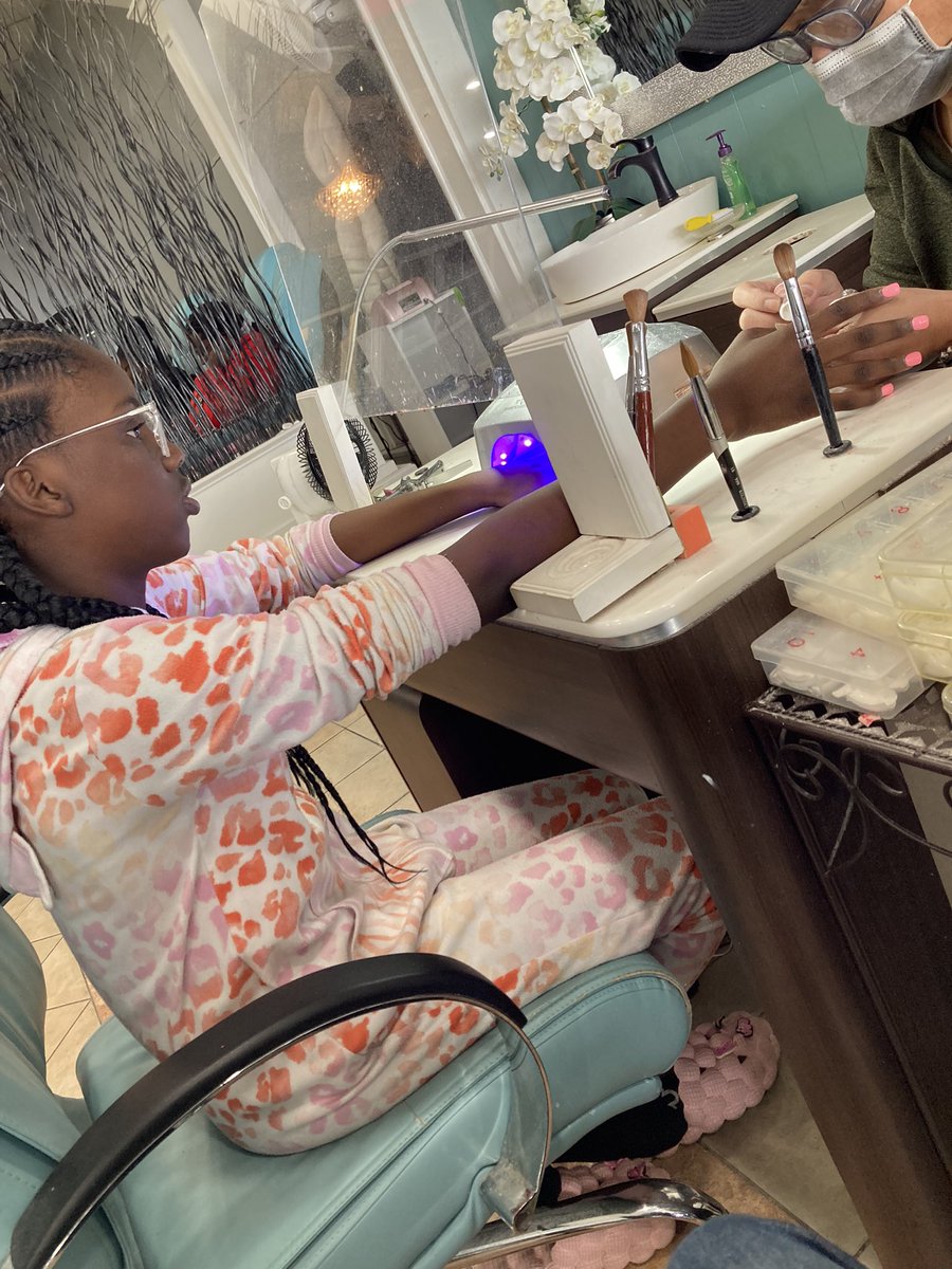 Rebellous1's tweet image. One thing about it! My kids gonna hit they daddy where it hurts the worse….them pockets💁🏾‍♀️🫶🏾#SpringBreakIsOver #SchoolMonday