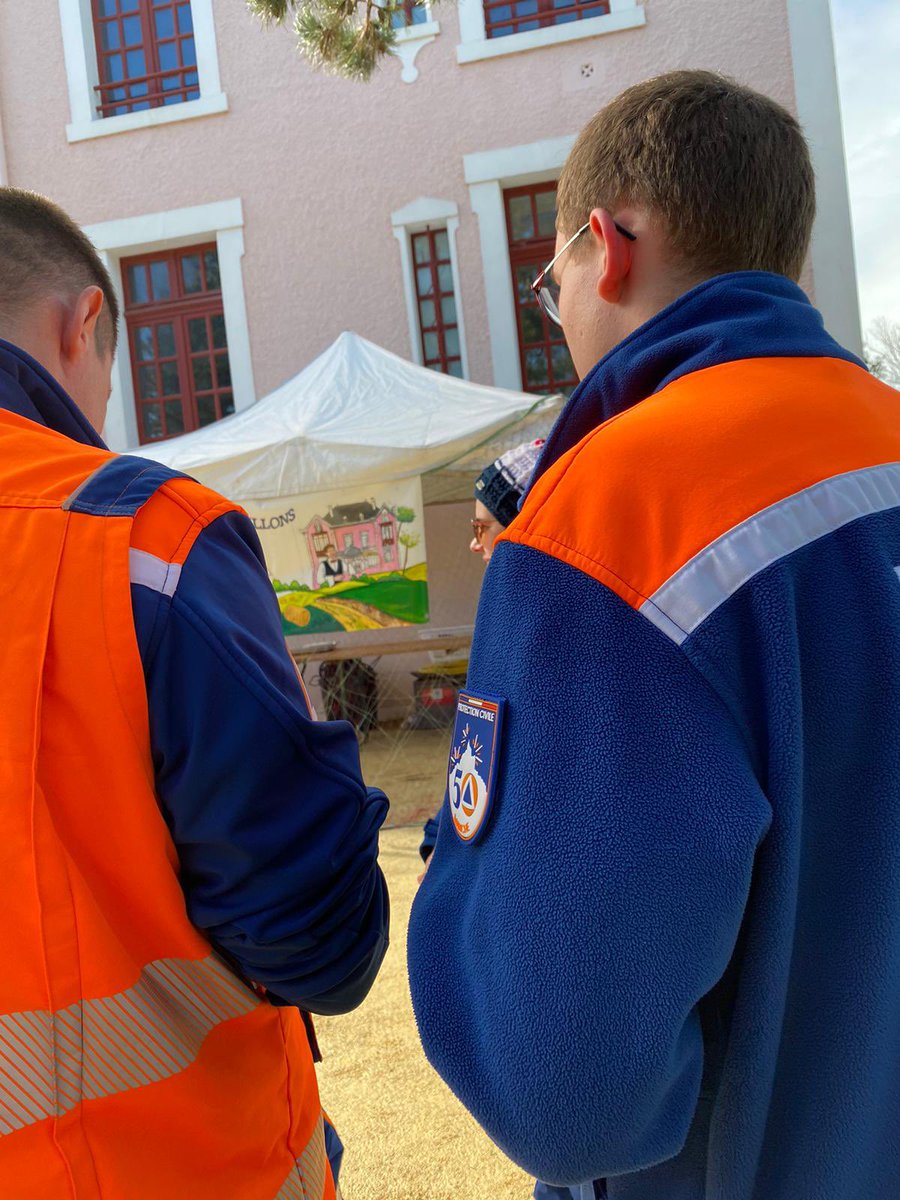 ADPC50's tweet photo. [DPS] Ce samedi, cinq de nos secouristes étaient à @granvillenormandie sur une randonnée pédestre ! ⛑️

Sautez le pas et rejoignez-nous : ⬇️
https://t.co/FeeOL9HsIj

📸 𝑨. 𝑳𝒆𝒑𝒐𝒊𝒕𝒕𝒆𝒗𝒊𝒏 - 𝑺. 𝑫𝒆𝒍𝒂𝒓𝒐𝒒𝒖𝒆

🟠🔵 https://t.co/c9G2hjQsBy