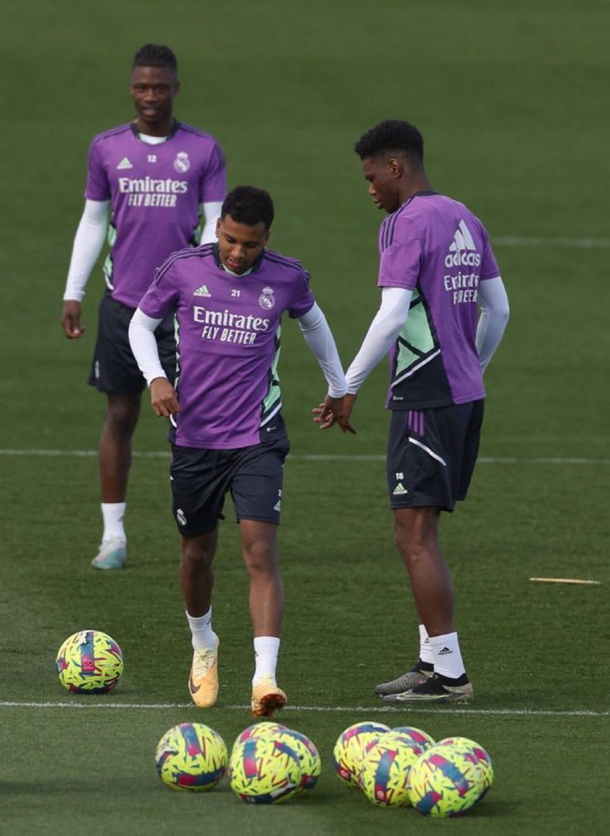 ChristianariasF's tweet photo. Hala Madrid💜
@Uakenombre 
@MagicRM 
@Gabriel53371144 
@Gustavo52666837 
@bryanore101 
@isrealmadrid 
@YefeCR7 
@JonnhyGarcia7 
@garravikinga 
@PariseNey 
@ibonnie97 
@madrid_blanco7 
@Christi34087015 
@Robert63n4r0 
@velaflorr 
@RM14champions 
@SaidRodriguezR7 
@RMReyesDelMundo https://t.co/Zb5Jj39vNC