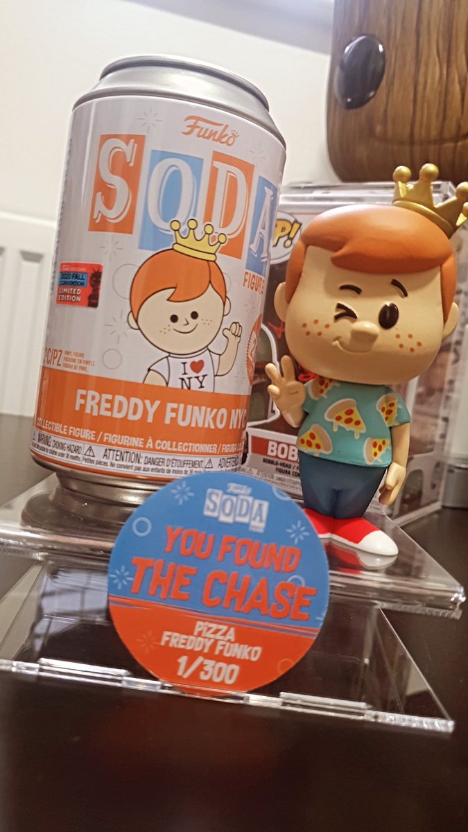 FunkoPool's tweet photo. @brianmariotti Happy #FunkoSODASaturday 

Still remains one of my biggest pulls to date... 😍😍

#FunkoSODA https://t.co/AAtPjhUAQk