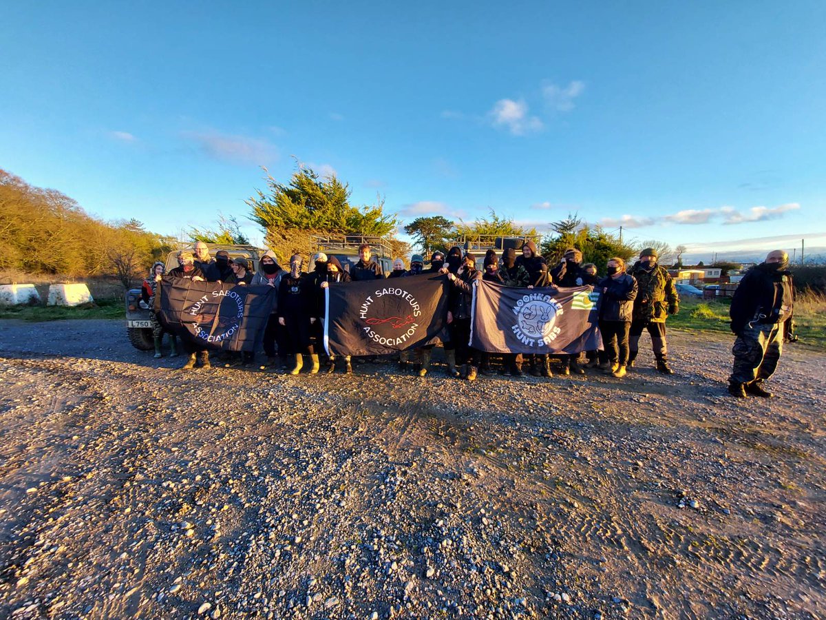 Royal Artillery Hunt packed up. Moonrakers  were joined by many sabs &amp; monitor's from across the south west. Thanks to all that joined us today and safe journey home to all. No kills.paypal.com/paypalme/moonr…