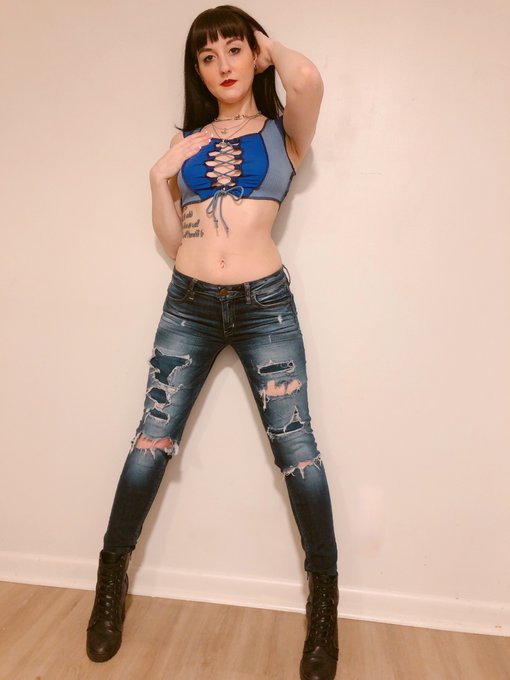 Come chat with me 👋🎮✨ https://t.co/bDHCBGRCZt @HogwartsLegacy @Twitch #HogwartsLegacy #smallstreamer<a href="/tag/smallstreamer"class="tags"><span>#smallstreamer</span></a><a href="/tag/hogwartslegacy"class="tags"><span>#hogwartslegacy</span></a>