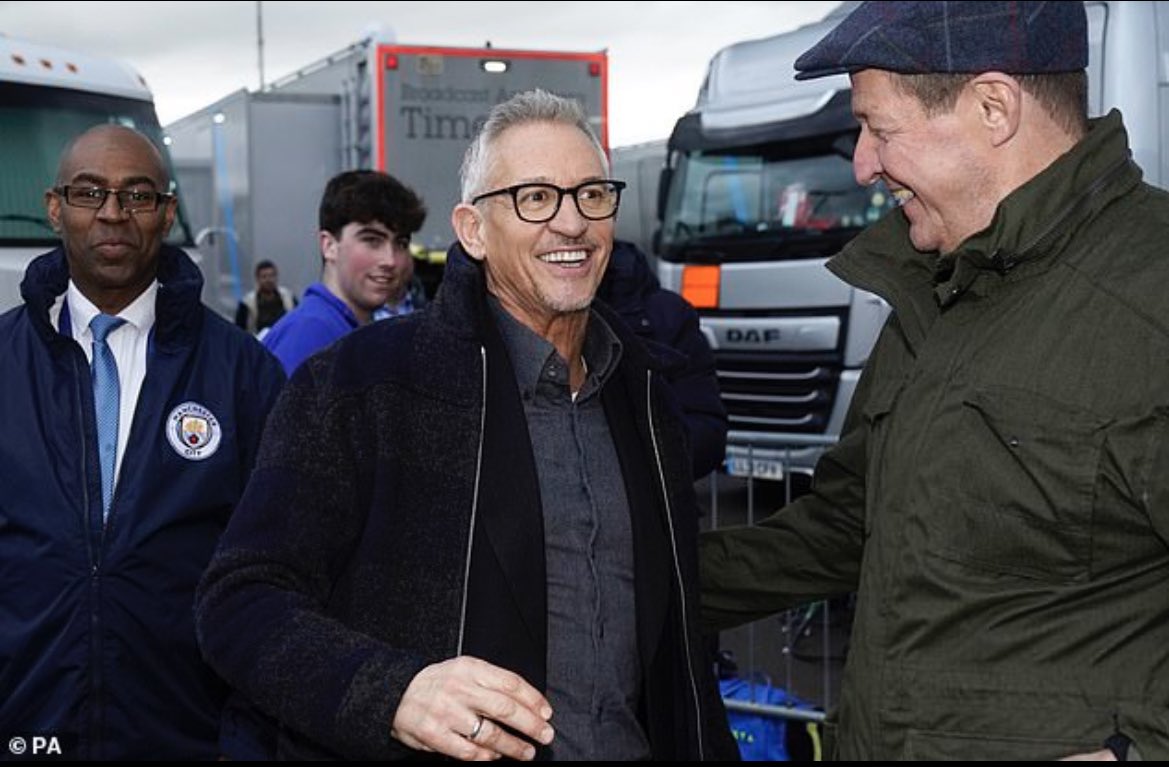 A picture paints a thousand words. It’s <a href="/GaryLineker/">Gary Lineker</a> joking with his mate <a href="/campbellclaret/">ALASTAIR CAMPBELL</a> at the #MatchoftheDay reunion… 
 #ManCityBurnley 
 mol.im/a/11875909