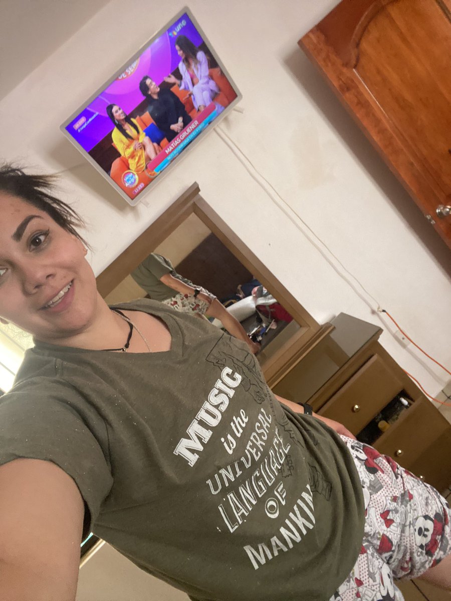 Mayrita_Morales's tweet photo. @VengaLaAlegria seguimos en pijama y trabajando en casa #JuegaConNosotros https://t.co/yO13GpUsAl