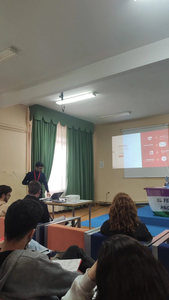 🥈El segundo taller de las Jornadas de Formación de Cáceres, ha venido de la mano de Pablo Pacheco, sobre como actuar en una mesa electoral ✍️🌹.