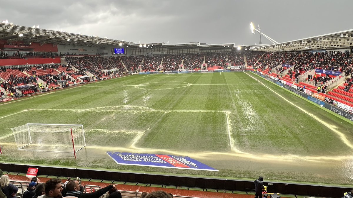 cardiffcitymad's tweet image. @robphillipshere no one can stop the rain and it was a proper downpour. But to put the sprinklers on during the deluge and then put on a skeleton crew to mop up was pathetic. The Rotherham fans reaction of joy says it all    #CallRob