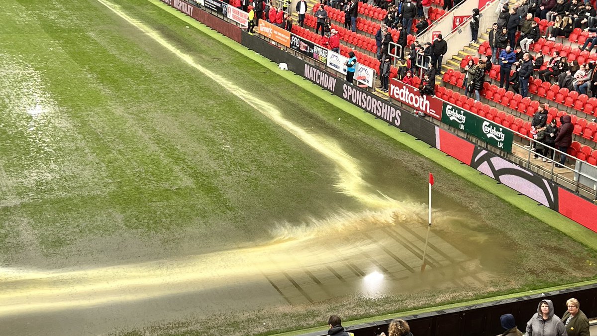 cardiffcitymad's tweet image. @robphillipshere no one can stop the rain and it was a proper downpour. But to put the sprinklers on during the deluge and then put on a skeleton crew to mop up was pathetic. The Rotherham fans reaction of joy says it all    #CallRob