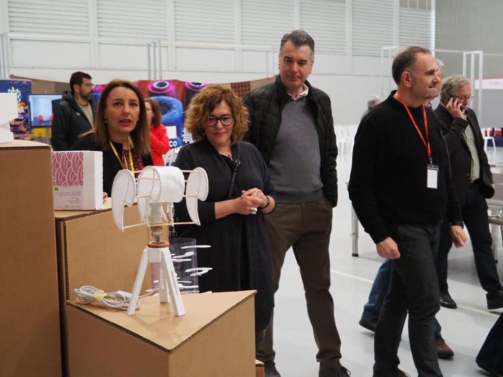 AyuntamientoVLL's tweet photo. Ya está en marcha #craftinnova la unión de artesanía y nuevas tecnologías en la @feriavalladolid

La concejala @CharoChavez1 inaugura la cuarta edición. Asisten también @manuel_saravia @mariatuitea y @alberbustos 

+info 🔗 https://t.co/iVU1RCoPqW https://t.co/4tRLVjA6Xb