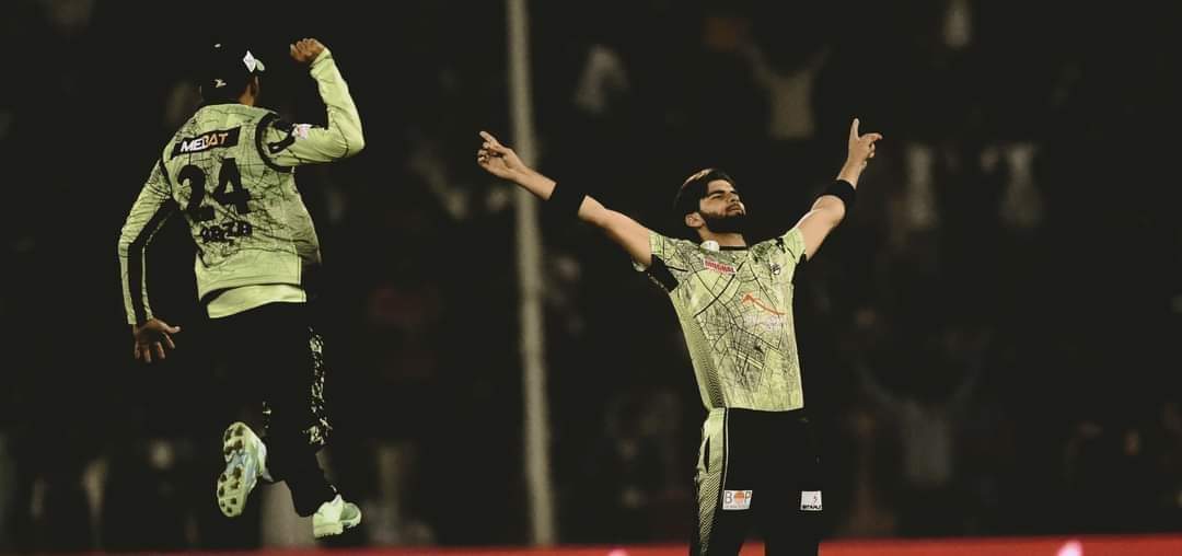 ArfaWattu's tweet photo. They done it again 🏆
#LahoreQalanders ❤️ https://t.co/ADzS8DXbKP
