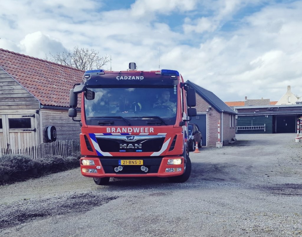 KvLambalgen's tweet photo. Vandaag geoefend met de #brandweer #Cadzand. Een post met slechts 6 vrijwilligers en een groot en risicovol verzorgingsgebied. Sindskort als opstapper actief om ze te helpen in de paraatheid in de weekenden als we hier zijn. Wat een kanjers die deze post zo in de lucht houden! https://t.co/zsmyC3uAAD
