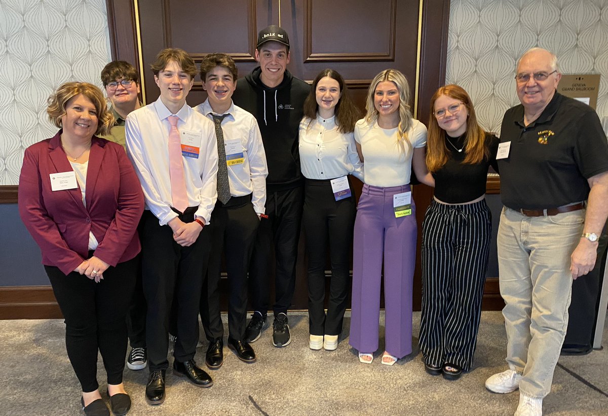 BD_KeyClub's tweet photo. So good to reconnect with @thirstproject Evan Wesley at @WIUMKeyClub DCON this weekend. His enthusiasm &amp; passion is contagious to all. Thanks Evan! #givewatergivelife https://t.co/xSQiMRae9L