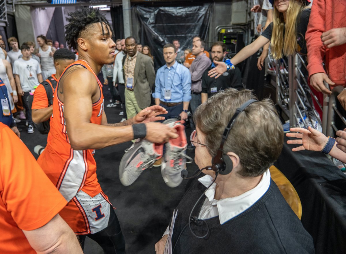 adzilis's tweet photo. A few of my favorite photos from Thursday's season-ending loss for the #Illini against the #razorbacks in the NCAA Tournament's first round. Full gallery with 171 photos here: https://t.co/OXHDXgqh7v https://t.co/ey62yozWYr