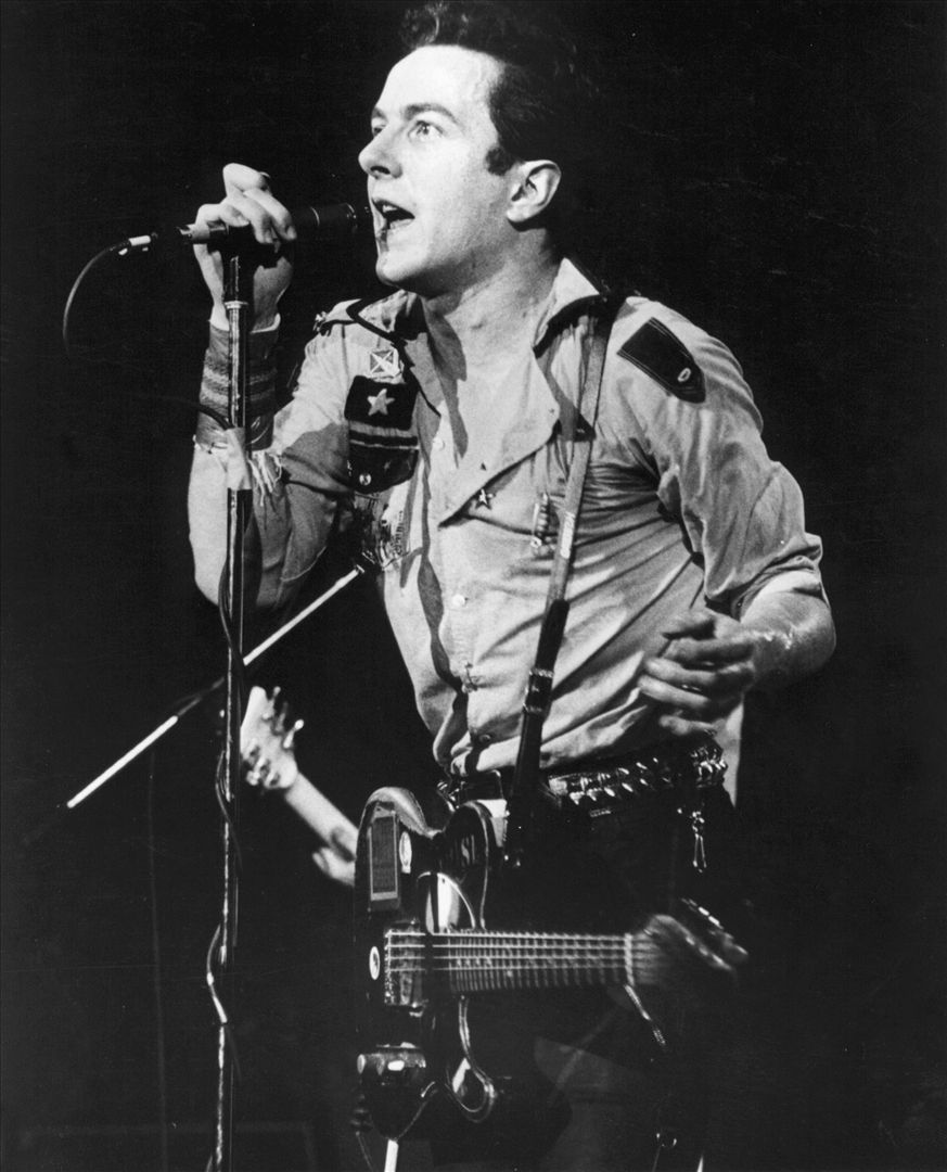 WITHOUT PEOPLE, YOU'RE NOTHING - Joe Strummer
#joestrummer #clash #strummerSaturday #punk  

youtu.be/uUaXKIiKy18