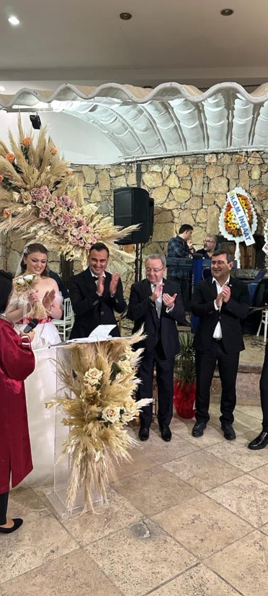 halilkarahanCHP's tweet photo. Hatice Anter &amp; Mehmet Halil Gümüş kardeşlerimin bu mutlu gününe şahitlik ettim. Kardeşlerime bir ömür sevgi, saygıyla dolu huzurlu yaşam diliyorum. https://t.co/N2y2MeEJwj