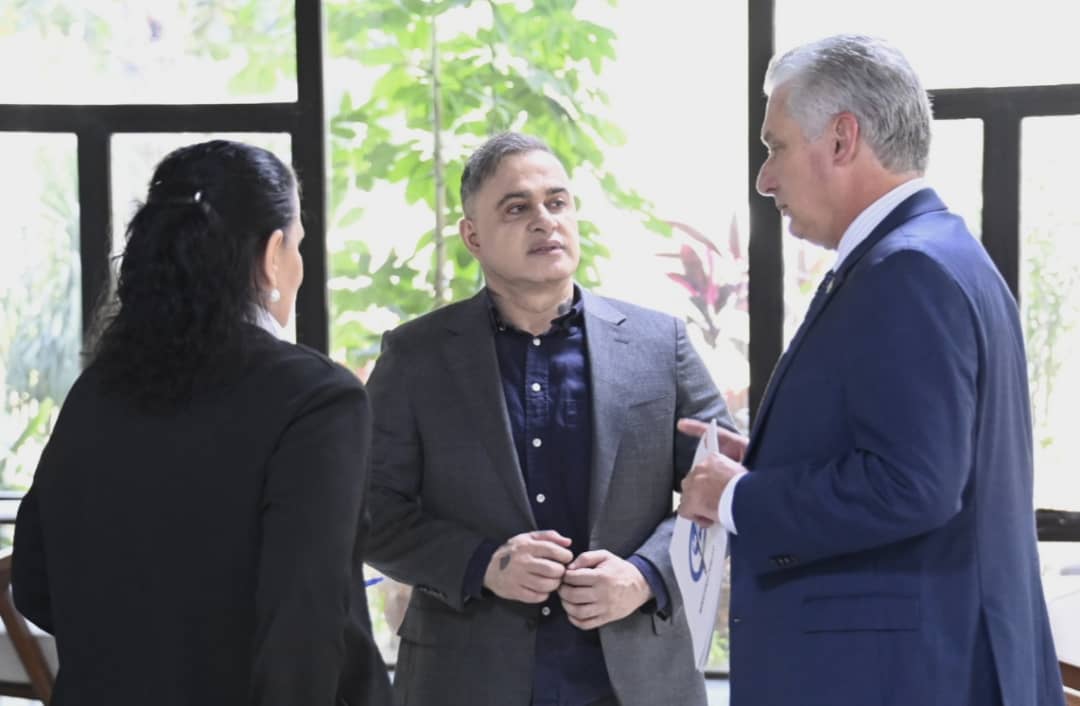 Un placer recibir al hermano <a href="/TarekWiliamSaab/">Tarek William Saab</a>, Fiscal General de nuestra amada Venezuela, quien participó en evento internacional de Ciencias Penales, Legalidad, Derecho y Sociedad. Hablamos de los desafíos de la Revolución cubana y venezolana, de cultura, comunicación, justicia.