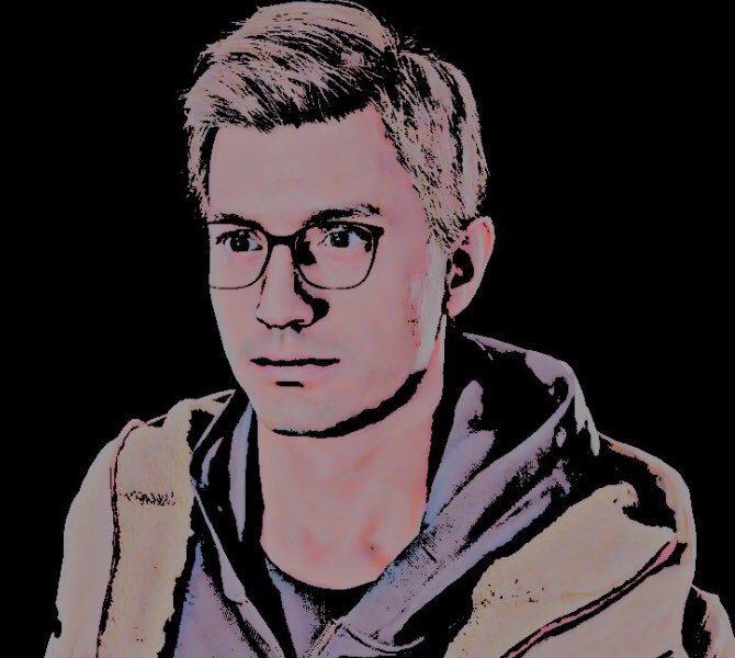 _Facelessprotag's tweet photo. Not Claire crying on my TL in 360p — I need my glasses https://t.co/v0LUDzqnPM