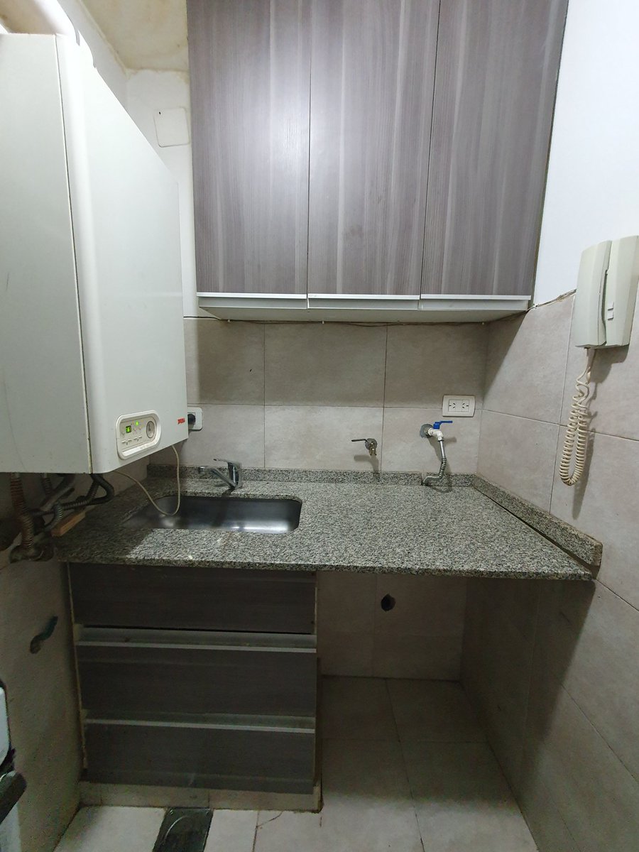 ValeLongo00's tweet photo. Vendo cocina,muebles de cocina y piedra con bacha al primero que venga a buscarlos! Precio super charlable @NuevaCbaVENDE https://t.co/1sryAyOCn2
