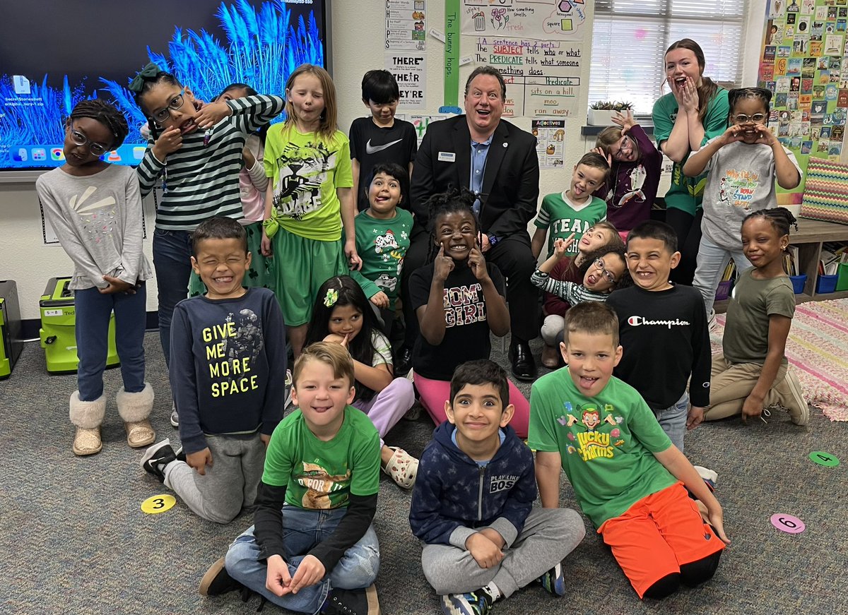 So much fun with our Read Across America readers! Gotta love teacher husbands and school district superintendents who share their love of reading &amp; their silly side with us. Thanks, Mr. Saporito and Dr. McDaniel! We had a blast! <a href="/MinshewColts1/">MinshewColts1</a>♥️🐴  #YouBelongMISD #myMISD