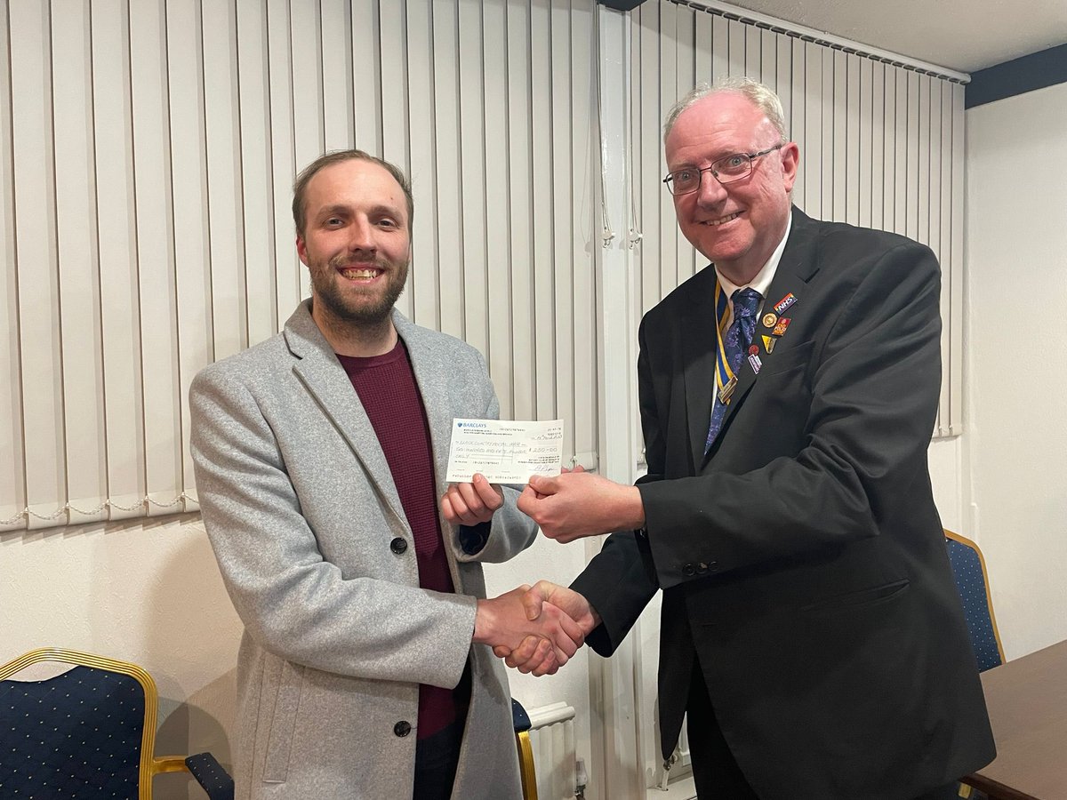 JJXLogistics's tweet photo. We’d like to say a massive thank you to the Rotary Club of Sedgley &amp; Wombourne for their hospitality on Thursday night and donating £250 towards our charity half marathon for @BlackCountryMH #mentalhealth @Rotary https://t.co/vm0KGnWmvm