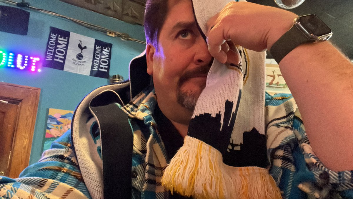 tomcarothers's tweet photo. #SpursLife
At least @MKESpurs makes a scarf that’s quite comfortable to wear over one’s face… https://t.co/Yaht2vouKm