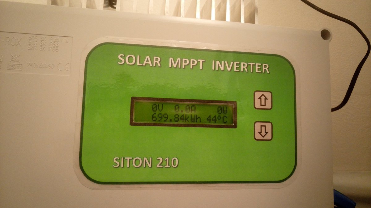 GeekTata's tweet photo. 2.9. 0kWh - start
22.9. 100kWh
7.10. 200kWh
25.10. 300kWh
24.11. 400 kWh
30.1. 500 kWh
27.2. 600 kWh
18.3. 700 kWh
#DIYFVE a #Siton210
Ohříváme 200 litrový bojler, poslední týden byl ve 14:00 ohřátý na max. Po příchodu z práce jsem zapojil žebřík v koupelně, tam šly ještě 2kWh. https://t.co/vlRMKg54wV