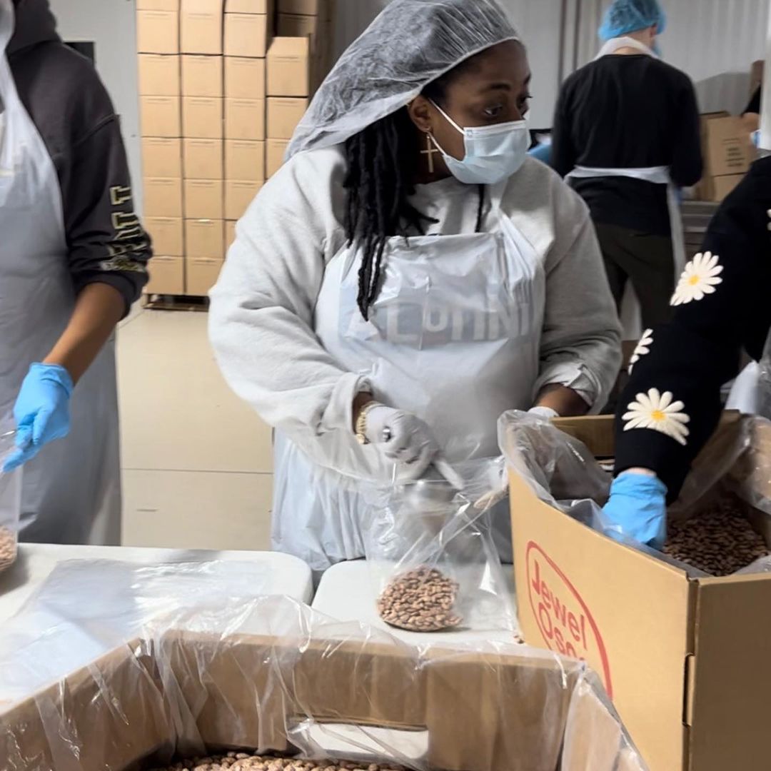 NULYP's tweet photo. The work continues across the country. Our @nulyp local chapters are hard at work in the community from coast to coast, making a tremendous impact through service and advocacy. Today's #bethemovement Spotlight goes to @metroboardcul
ββ
#servicesaturdays https://t.co/xeXElAKOE6